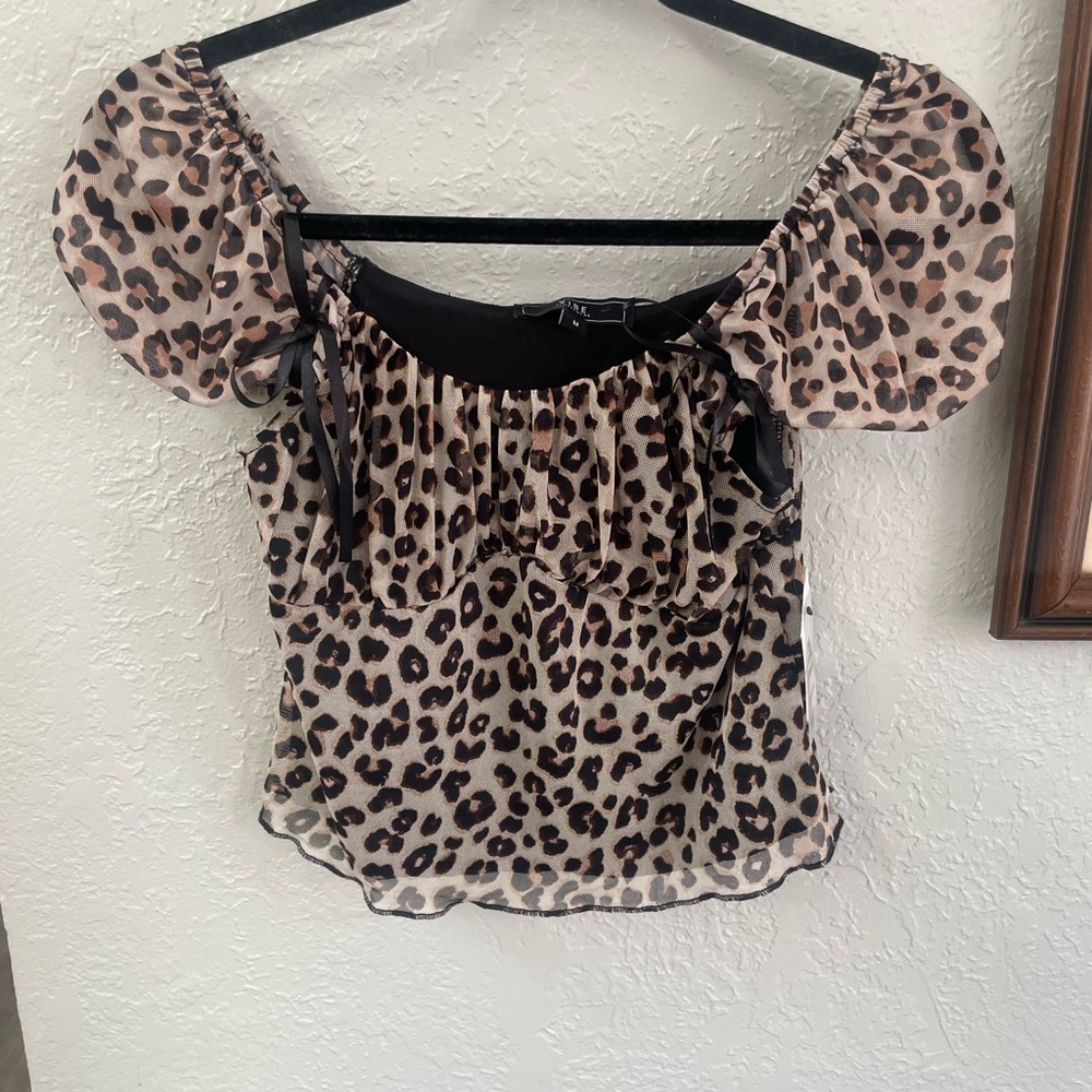 Vibe Leopard Print Puff Sleeve Blouse in Beige and Black